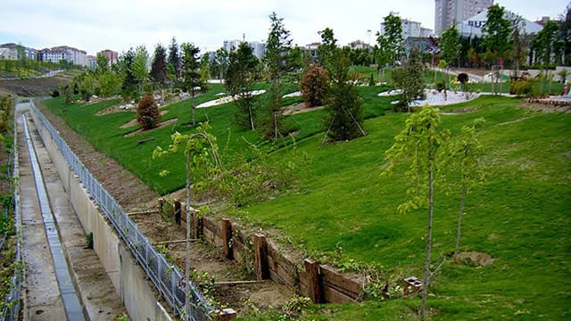 YAŞAM VADİSİ - PEYZAJ İMALATLARI - BEYLİKDÜZÜ